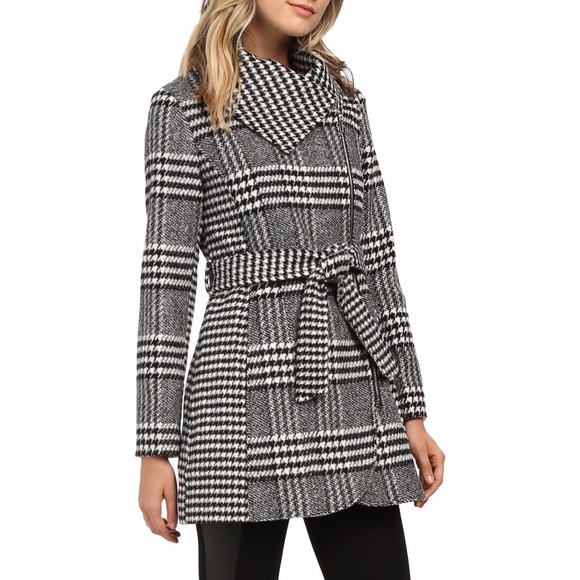 Jessica Simpson houndstooth plaid belted coat
